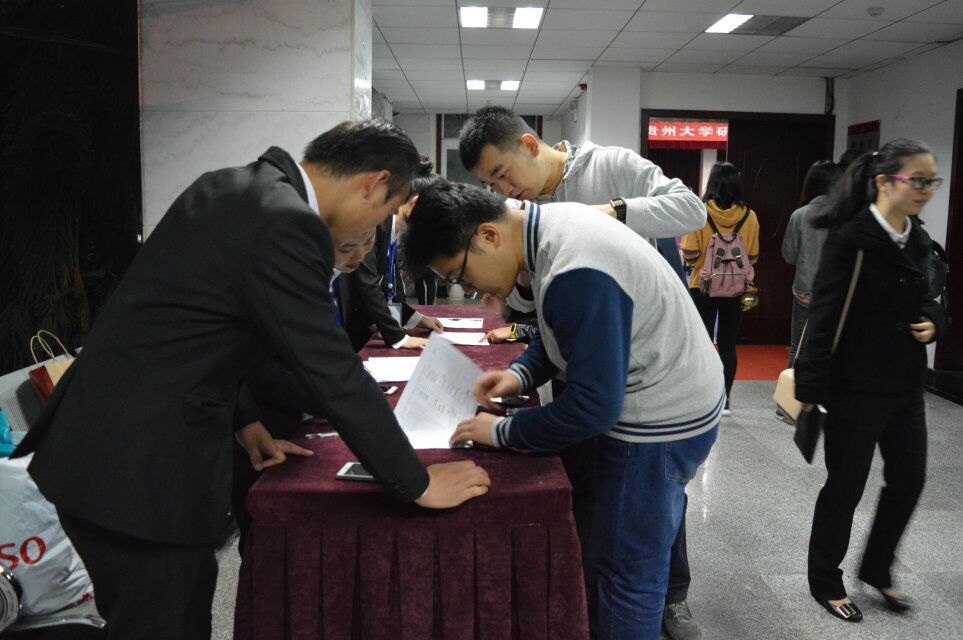 大学毕业发什么证书